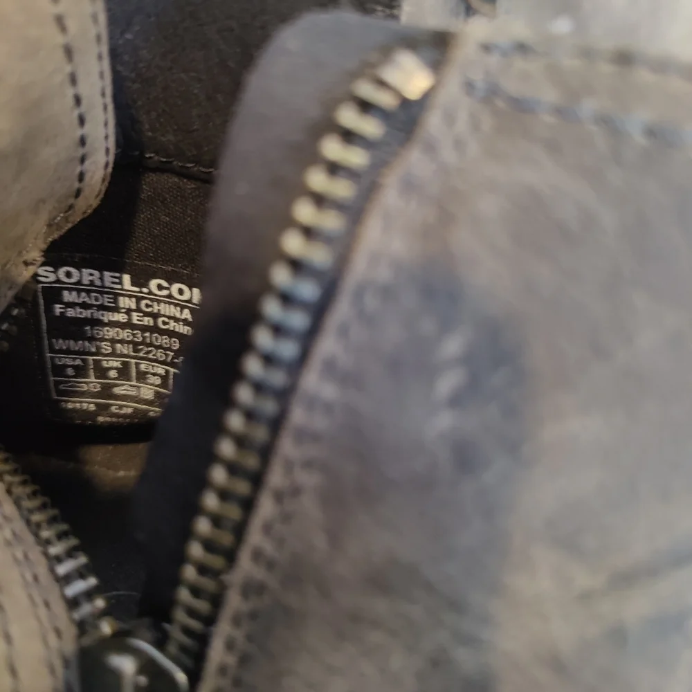 Sorel Waterproof Leather Gray Lolla ankle bootie